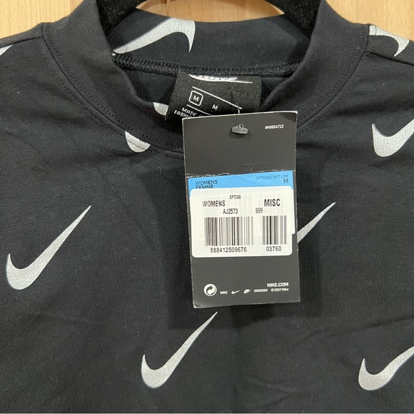 Nike Sportswear Cropped Top Size Medium NWT! Black Long Sleeve Crop Shirt - Picture 6 of 15